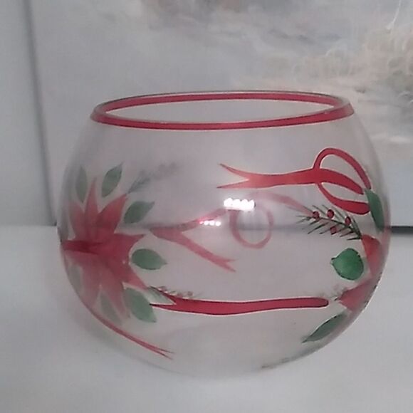 Poinsettia Glass Bowl #1 - Picture 2 of 6